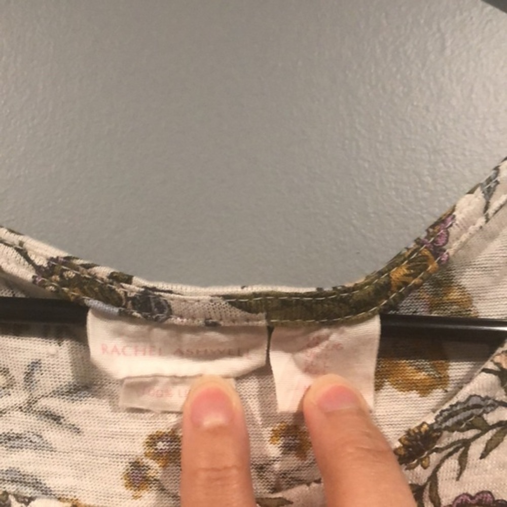 Floral Linen top - Picture 3 of 4